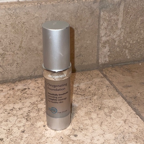 Oxygenetix Oxygenating Foundation. Build Beautifully for Complete coverage.5oz - Picture 3 of 10